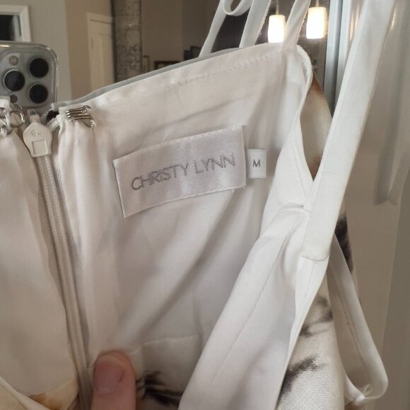 844 Christy Lynn Luisa Printed Linen Dress - Tiger Print Size Medium Color White - Picture 3 of 6